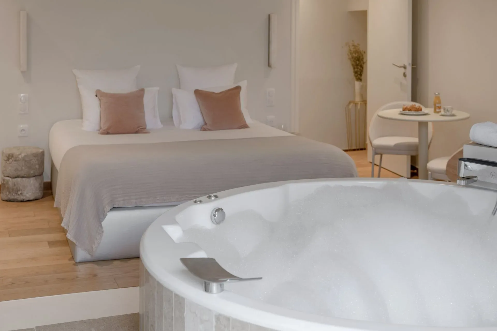 Suite with a jacuzzi in Lyon: how to choose the ideal experience?