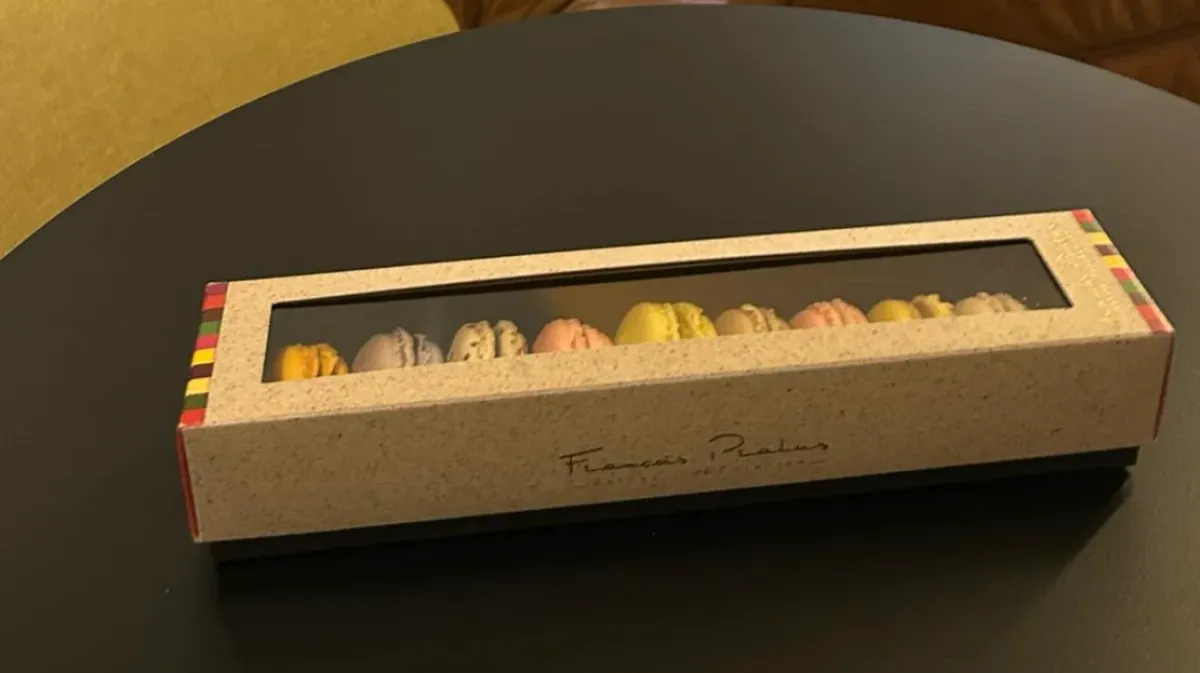 Macarons x 10 - Pralus